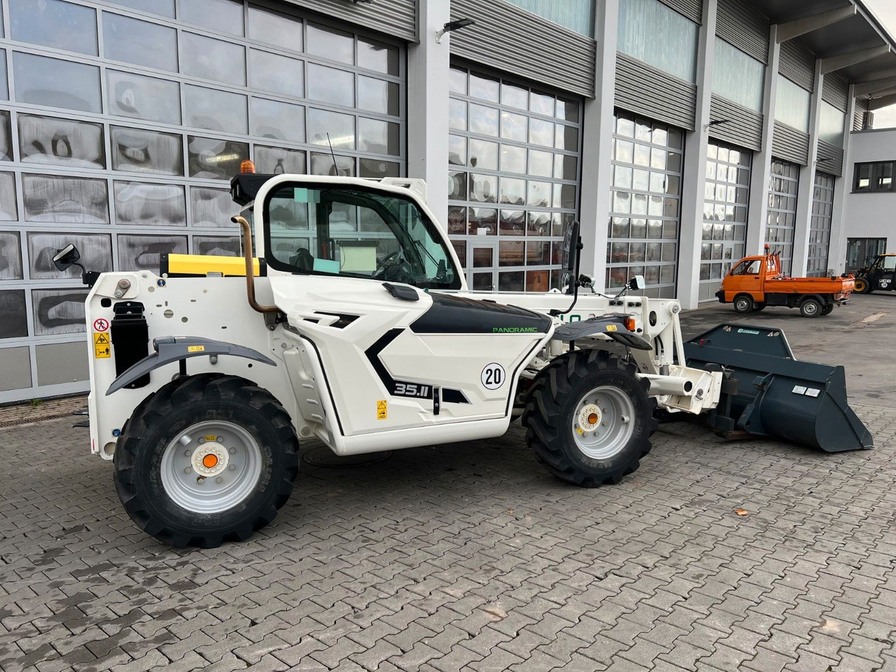 Merlo P35.11 / nur 148h! / Pratzenabstützung - Телескопический погрузчик: фото 3 Merlo P35.11 / nur 148h! / Pratzenabstützung - Телескопический погрузчик: фото 3