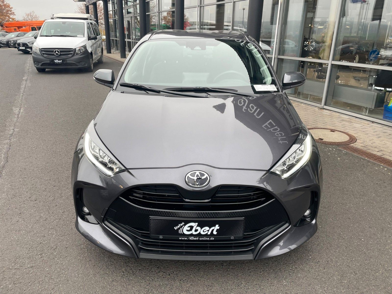 Toyota Yaris 1.5 VVT-iE Aut. Team D AHK+R-Kamera+SHZ - Легковой автомобиль: фото 2 Toyota Yaris 1.5 VVT-iE Aut. Team D AHK+R-Kamera+SHZ - Легковой автомобиль: фото 2