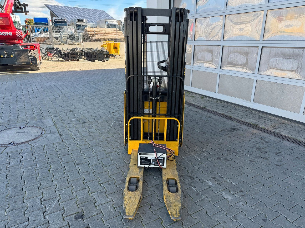 Yale MS 12 AC / Triplex: 4m! / nur 180h! / 2014 - Штабелер: фото 4 Yale MS 12 AC / Triplex: 4m! / nur 180h! / 2014 - Штабелер: фото 4