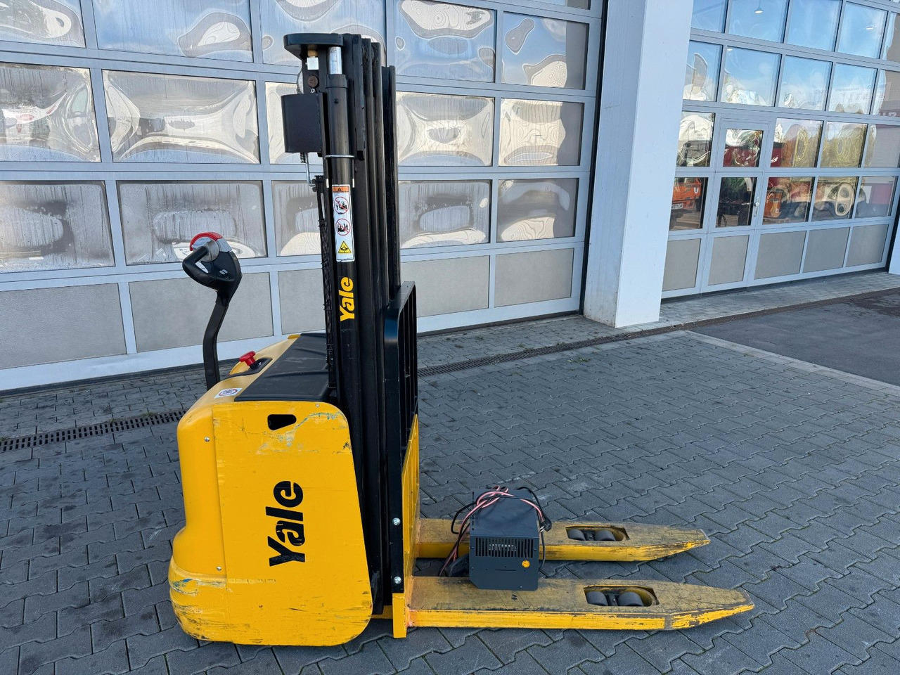 Yale MS 12 AC / Triplex: 4m! / nur 180h! / 2014 - Штабелер: фото 2 Yale MS 12 AC / Triplex: 4m! / nur 180h! / 2014 - Штабелер: фото 2