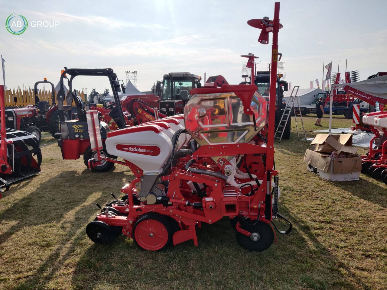6-row maize seeder VPYT-DG306 on a semi-telescopic frame with deep fertilization - Сеялка точного высева: фото 3 6-row maize seeder VPYT-DG306 on a semi-telescopic frame with deep fertilization - Сеялка точного высева: фото 3
