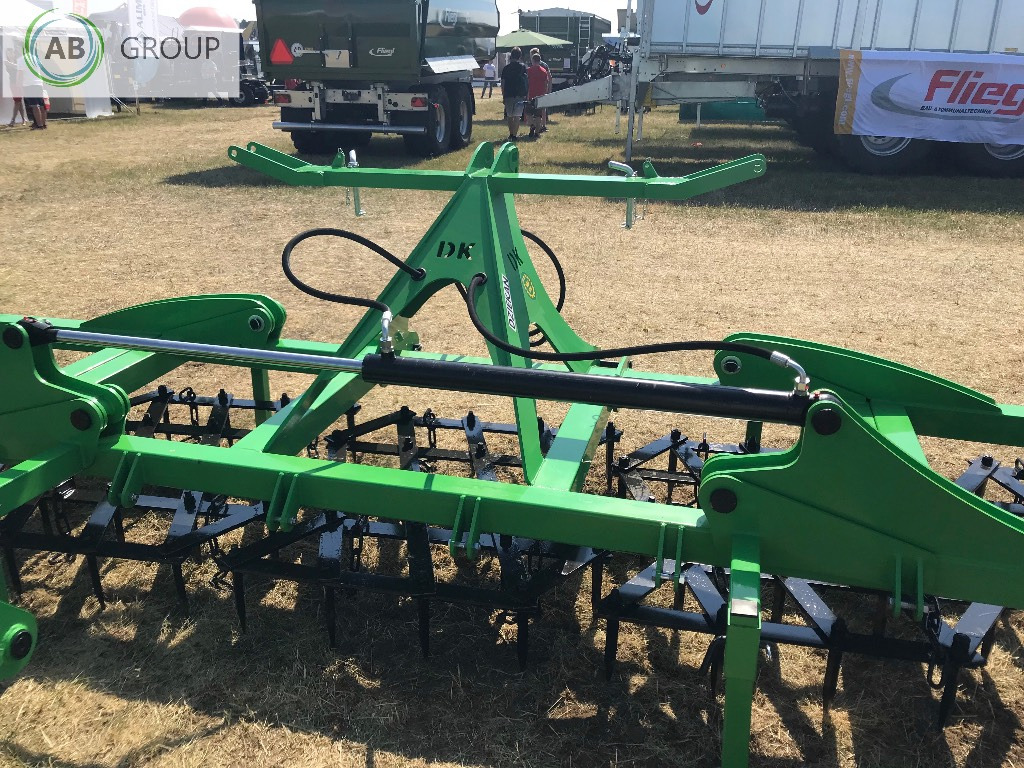 Dziekan hydraulic folding meadow harrow WUKA 5m 5C20H - Луговая борона: фото 5 Dziekan hydraulic folding meadow harrow WUKA 5m 5C20H - Луговая борона: фото 5
