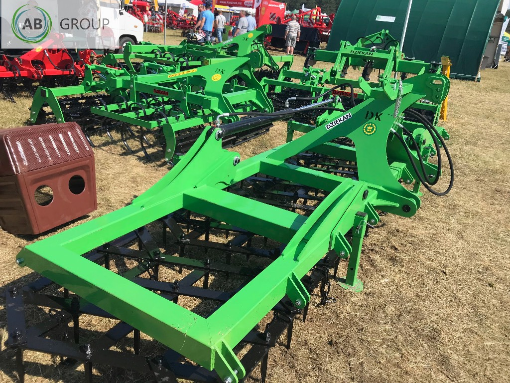 Dziekan hydraulic folding meadow harrow WUKA 5m 5C20H - Луговая борона: фото 4 Dziekan hydraulic folding meadow harrow WUKA 5m 5C20H - Луговая борона: фото 4