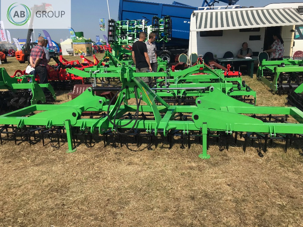 Dziekan hydraulic folding meadow harrow WUKA 5m 5C20H - Луговая борона: фото 3 Dziekan hydraulic folding meadow harrow WUKA 5m 5C20H - Луговая борона: фото 3