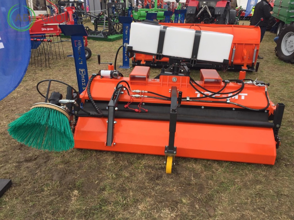 Metal-Technik TOP MT tractor road sweeper 2 m - Щетка для Коммунальной и специальной техники: фото 1 Metal-Technik TOP MT tractor road sweeper 2 m - Щетка для Коммунальной и специальной техники: фото 1