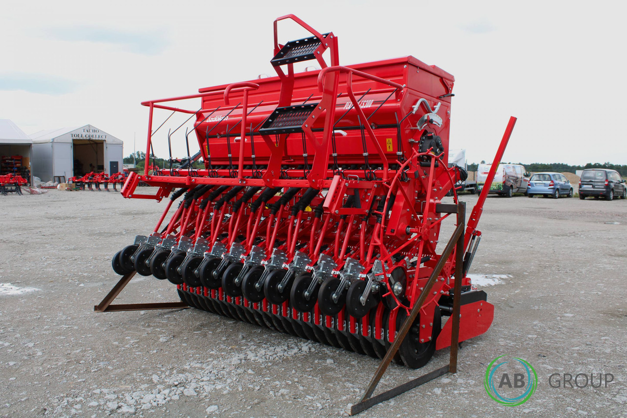 Mounted seed drill combination with power harrow Ozdoken Pertum CS-300 – double disc, rubber roller - Посевной комплекс: фото 2 Mounted seed drill combination with power harrow Ozdoken Pertum CS-300 – double disc, rubber roller - Посевной комплекс: фото 2