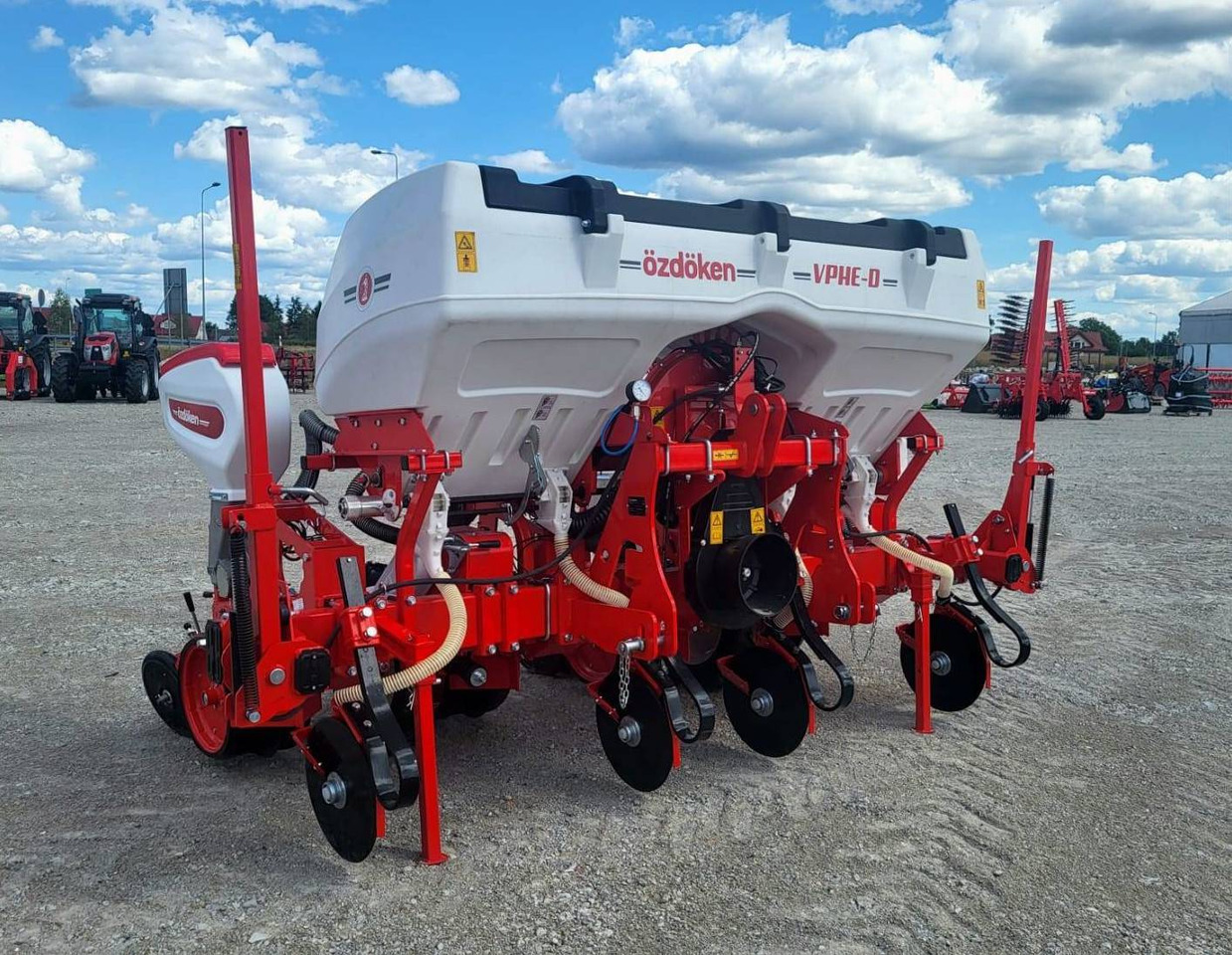 Ozdoken pneumatic precision planter VPHE-DG4 - on stock - Сеялка точного высева: фото 1 Ozdoken pneumatic precision planter VPHE-DG4 - on stock - Сеялка точного высева: фото 1