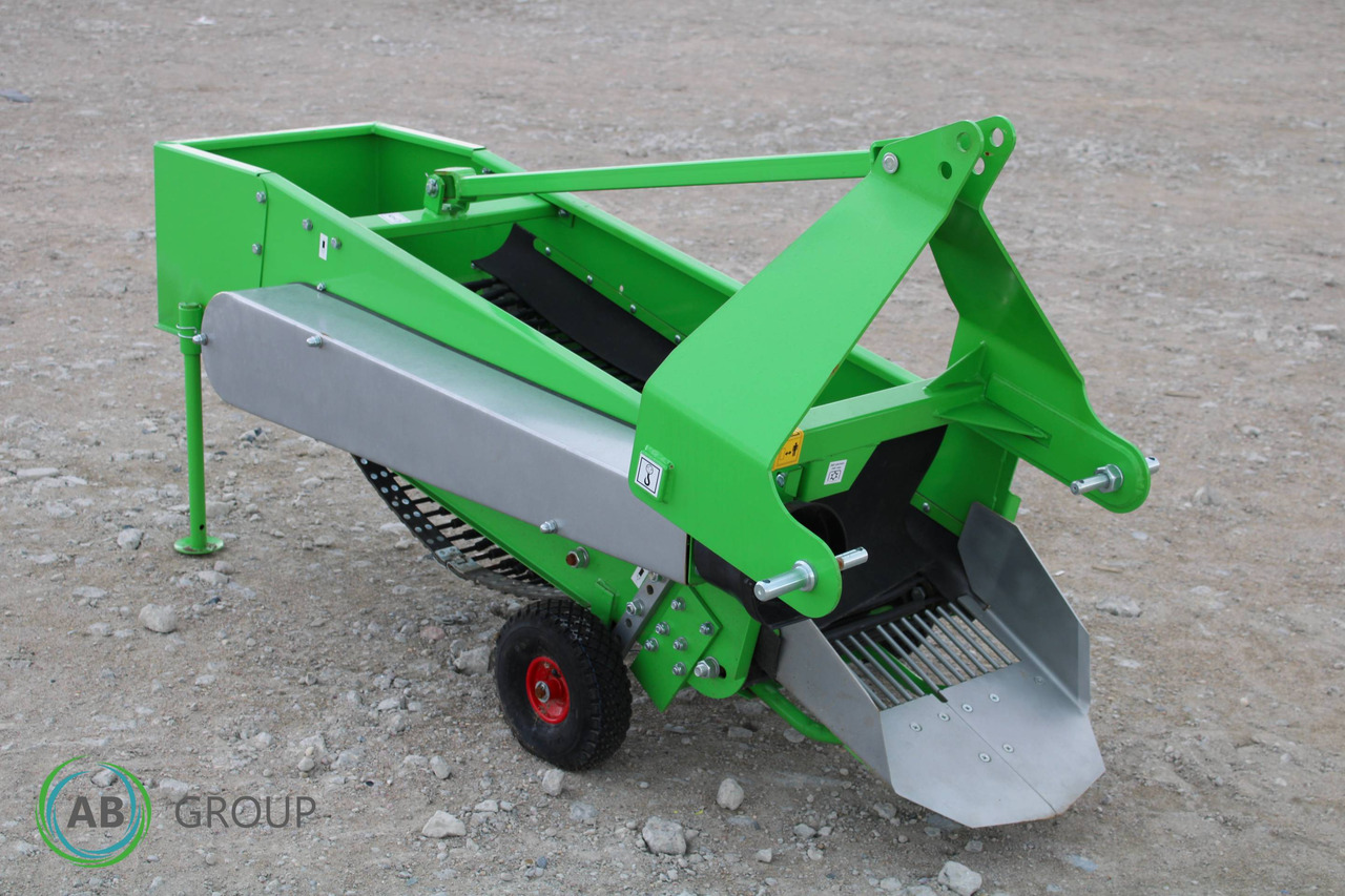 Single-row conveyor potato digger Bomet Upus Z656 - Картофелеуборочный комбайн: фото 1 Single-row conveyor potato digger Bomet Upus Z656 - Картофелеуборочный комбайн: фото 1