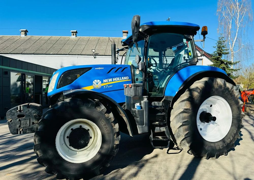 New Holland T7.230 - Трактор: фото 3 New Holland T7.230 - Трактор: фото 3