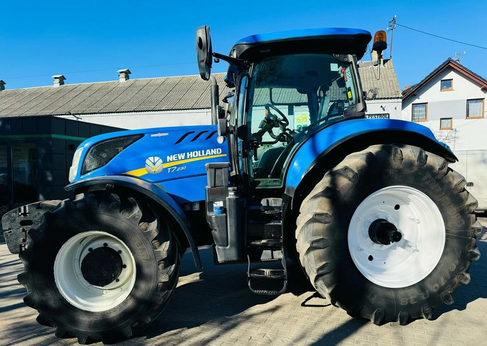 New Holland T7.230 - Трактор: фото 1 New Holland T7.230 - Трактор: фото 1