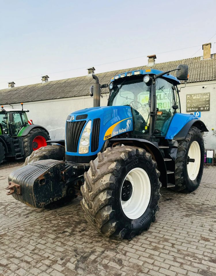 New Holland T8040 - Трактор: фото 2 New Holland T8040 - Трактор: фото 2