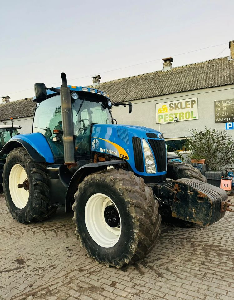 New Holland T8040 - Трактор: фото 2 New Holland T8040 - Трактор: фото 2