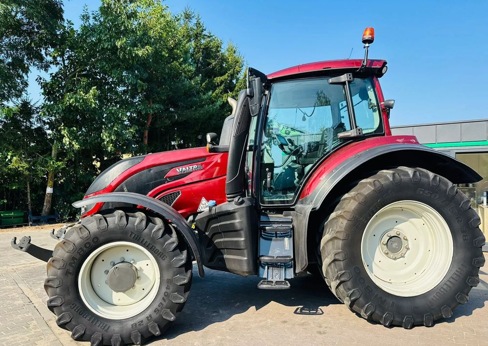 Valtra T174 Versu - Трактор: фото 2 Valtra T174 Versu - Трактор: фото 2