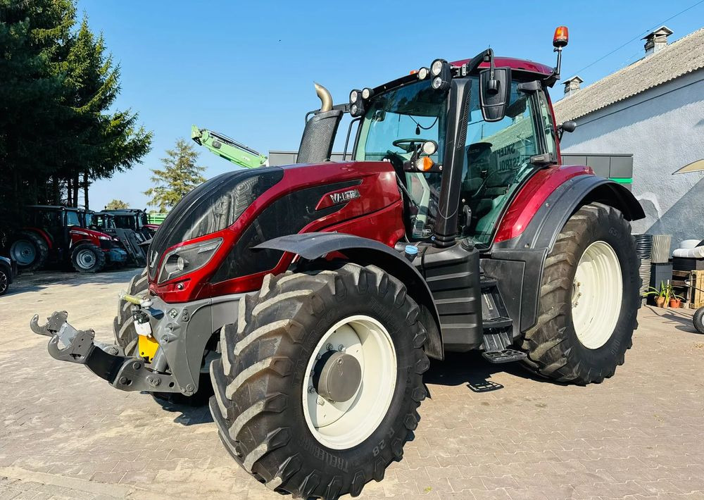 Valtra T174 Versu - Трактор: фото 1 Valtra T174 Versu - Трактор: фото 1