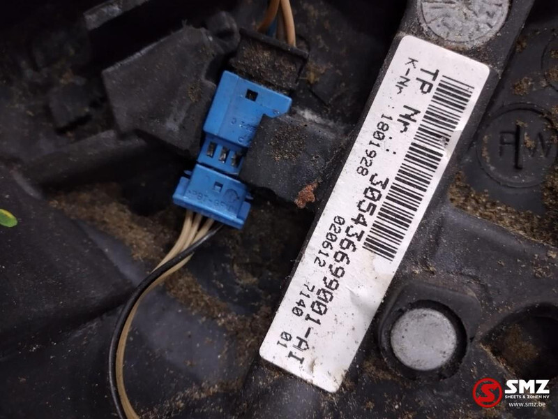 DAF Occ stuurwiel + klokveer DAF XF105 - Рулевое управление для Грузовиков: фото 3 DAF Occ stuurwiel + klokveer DAF XF105 - Рулевое управление для Грузовиков: фото 3