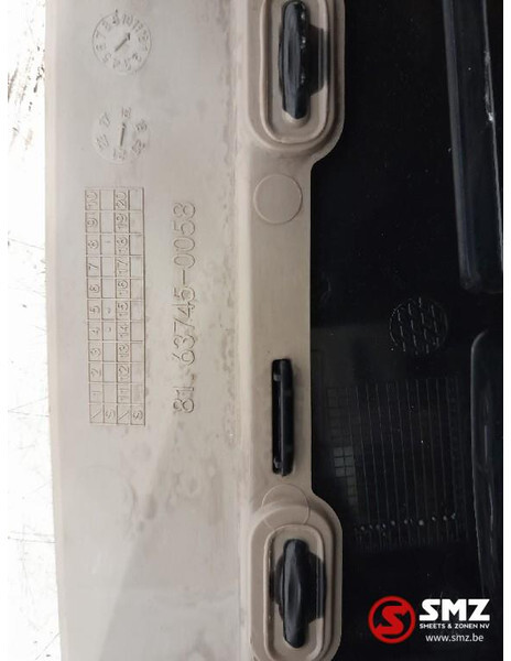 MAN Occ middengedeelte bovenconsole MAN - Кабина и интерьер для Грузовиков: фото 2 MAN Occ middengedeelte bovenconsole MAN - Кабина и интерьер для Грузовиков: фото 2