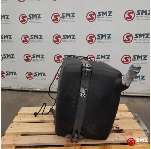 Mercedes-Benz Occ AdBluetank 85L + AdBlueniveausensor Mercedes - Топливная система для Грузовиков: фото 2 Mercedes-Benz Occ AdBluetank 85L + AdBlueniveausensor Mercedes - Топливная система для Грузовиков: фото 2