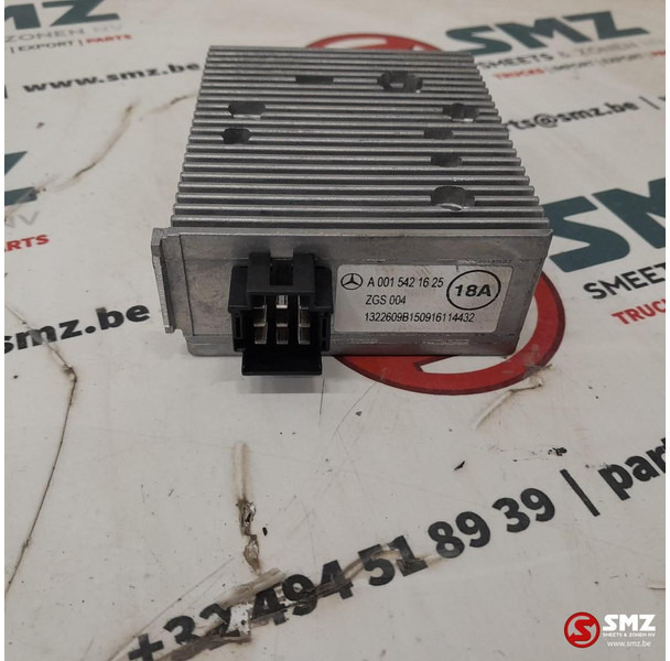 Mercedes-Benz Occ omvormer 24-12V 18A Mercedes - Электрическая система для Грузовиков: фото 1 Mercedes-Benz Occ omvormer 24-12V 18A Mercedes - Электрическая система для Грузовиков: фото 1