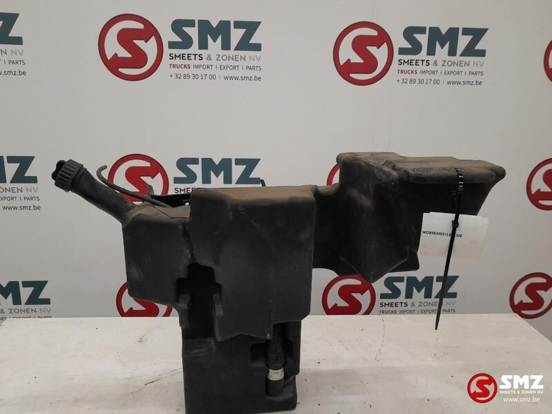 Mercedes-Benz Occ ruitensproeiervloeistoftank + waterpomp Merced - Щетка стеклоочистителя для Грузовиков: фото 2 Mercedes-Benz Occ ruitensproeiervloeistoftank + waterpomp Merced - Щетка стеклоочистителя для Грузовиков: фото 2