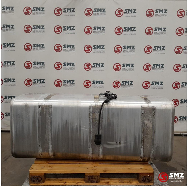 Scania Occ brandstoftank 700L + brandstofniveausensor Sca - Топливный бак для Грузовиков: фото 2 Scania Occ brandstoftank 700L + brandstofniveausensor Sca - Топливный бак для Грузовиков: фото 2