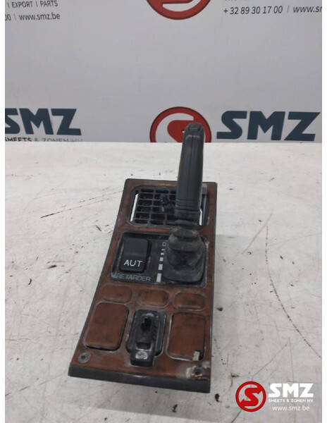 Scania Occ schakelpaneel met retarder Scania - Приборная панель для Грузовиков: фото 1 Scania Occ schakelpaneel met retarder Scania - Приборная панель для Грузовиков: фото 1