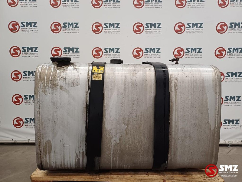 Volvo Occ brandstoftank 450L met steunen Volvo - Топливный бак для Грузовиков: фото 1 Volvo Occ brandstoftank 450L met steunen Volvo - Топливный бак для Грузовиков: фото 1