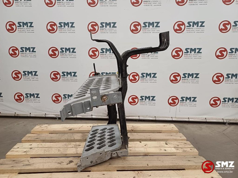 Volvo Occ opstap links Volvo - Кабина и интерьер для Грузовиков: фото 3 Volvo Occ opstap links Volvo - Кабина и интерьер для Грузовиков: фото 3