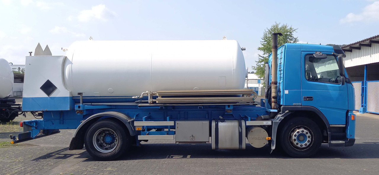 VOLVO Gas tank truck cryogenic used for oxygen, argon, nitrogen - Грузовик-цистерна: фото 3 VOLVO Gas tank truck cryogenic used for oxygen, argon, nitrogen - Грузовик-цистерна: фото 3