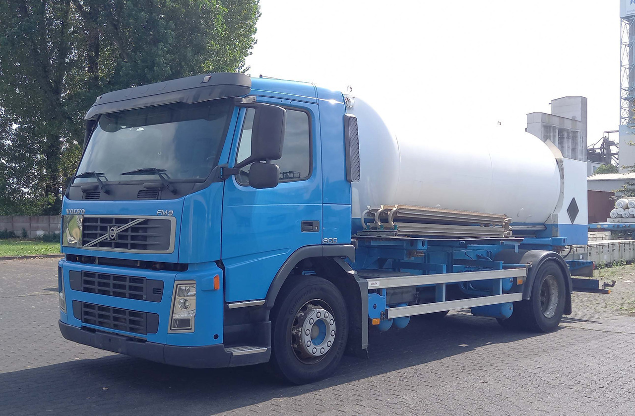 VOLVO Gas tank truck cryogenic used for oxygen, argon, nitrogen - Грузовик-цистерна: фото 2 VOLVO Gas tank truck cryogenic used for oxygen, argon, nitrogen - Грузовик-цистерна: фото 2
