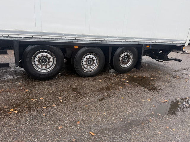 Schmitz Cargobull Achter sluitklep Liftassen - Полуприцеп-фургон: фото 5 Schmitz Cargobull Achter sluitklep Liftassen - Полуприцеп-фургон: фото 5