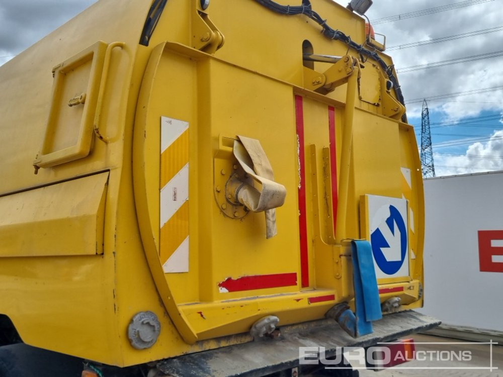 Подметально-уборочная машина 2004 Iveco ML130E18K: фото 16