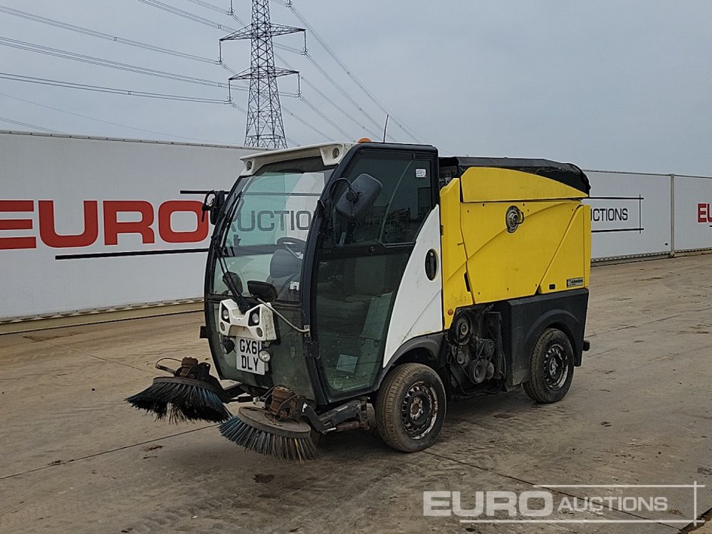 2011 Johnston 4x2 Road Sweeper, Reverse Camera, Automatic Gearbox (Reg. Docs. Available) - Подметально-уборочная машина: фото 1 2011 Johnston 4x2 Road Sweeper, Reverse Camera, Automatic Gearbox (Reg. Docs. Available) - Подметально-уборочная машина: фото 1