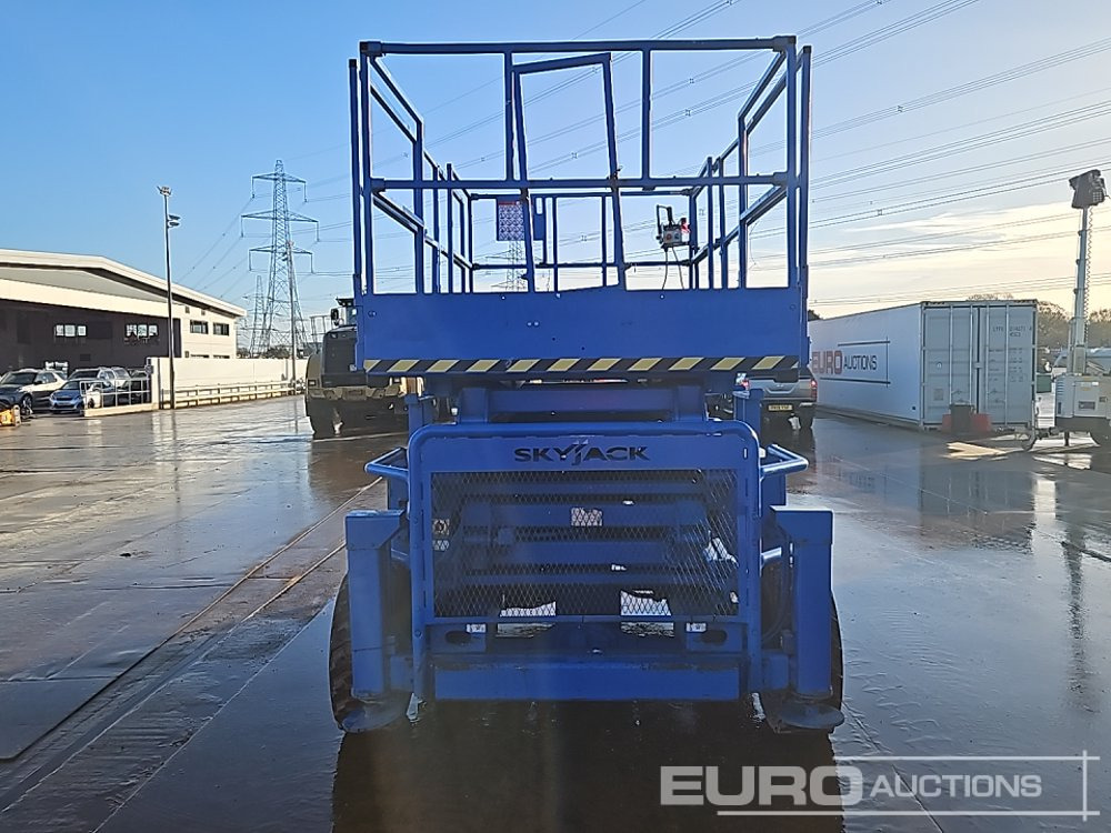 2014 SkyJack SJ8841 - Ножничный подъемник: фото 4 2014 SkyJack SJ8841 - Ножничный подъемник: фото 4
