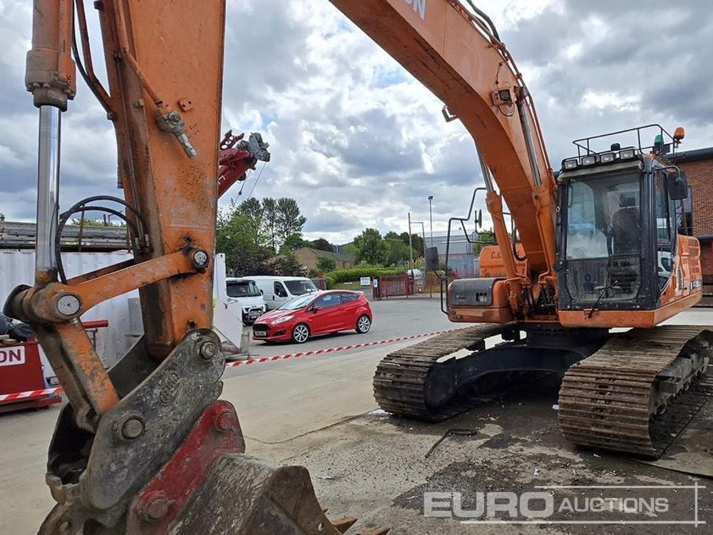 2015 Doosan DX225LC-3 - Гусеничный экскаватор: фото 1 2015 Doosan DX225LC-3 - Гусеничный экскаватор: фото 1