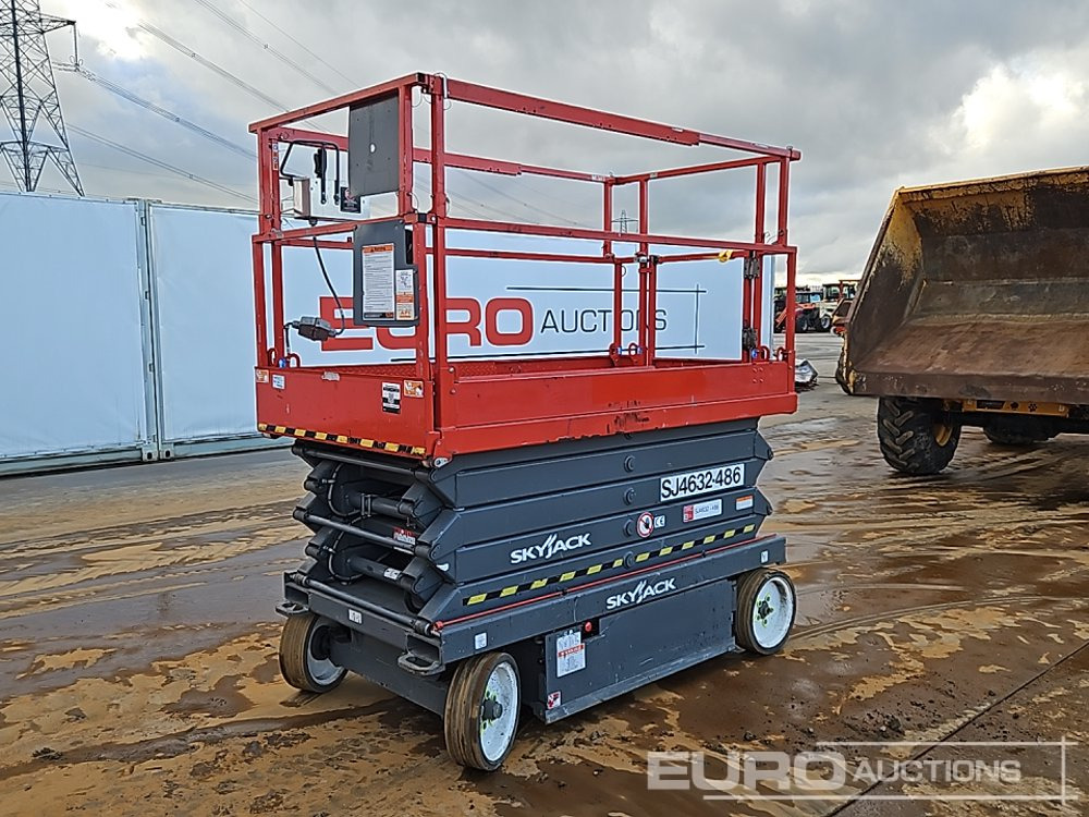 2015 SkyJack SJ4632 - Ножничный подъемник: фото 1 2015 SkyJack SJ4632 - Ножничный подъемник: фото 1