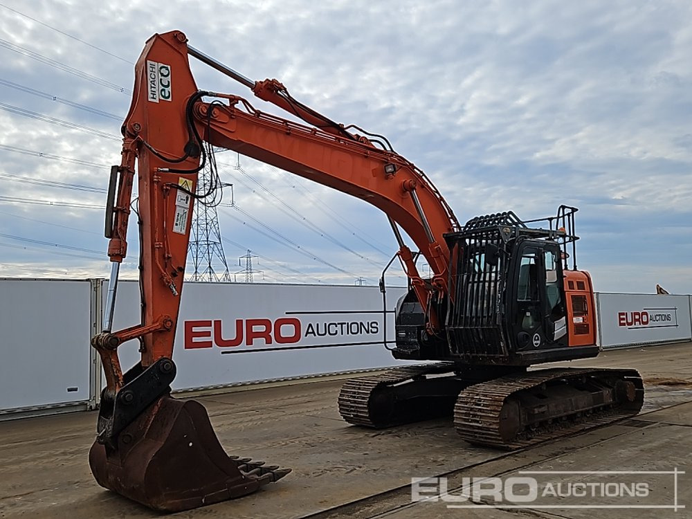 2016 Hitachi ZX225USLC-5B - Гусеничный экскаватор: фото 1 2016 Hitachi ZX225USLC-5B - Гусеничный экскаватор: фото 1
