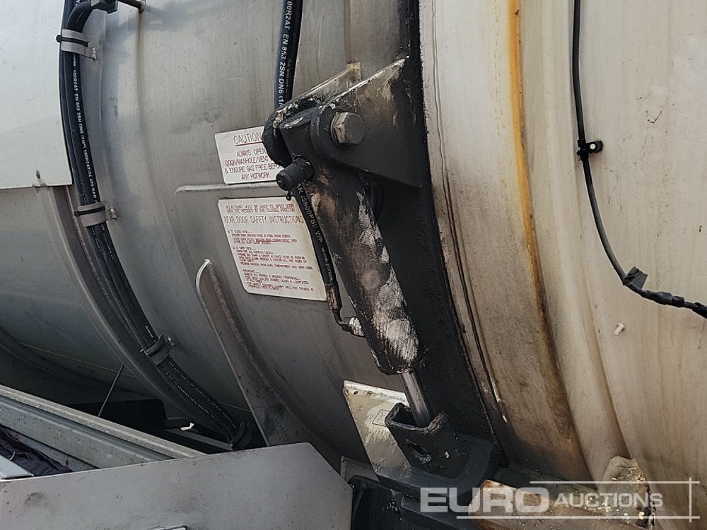 Грузовик-цистерна 2016 Scania P320: фото 29