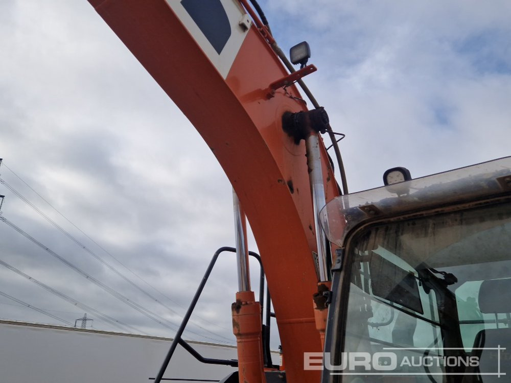 Гусеничный экскаватор 2021 Hitachi ZX130LCN-6: фото 17