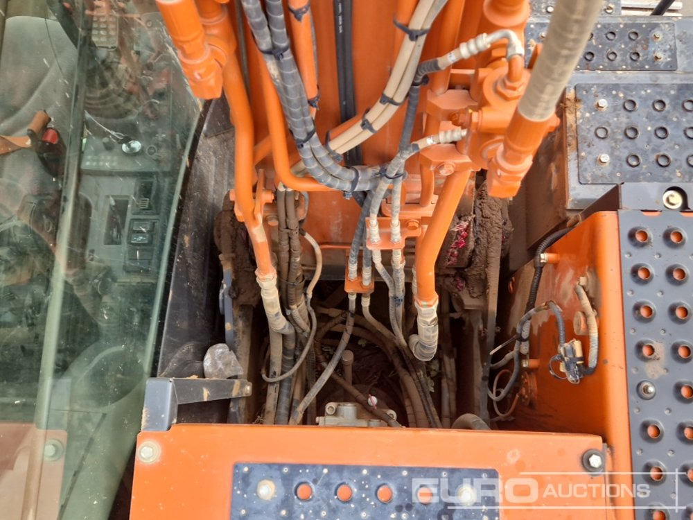 Гусеничный экскаватор 2021 Hitachi ZX130LCN-6: фото 35