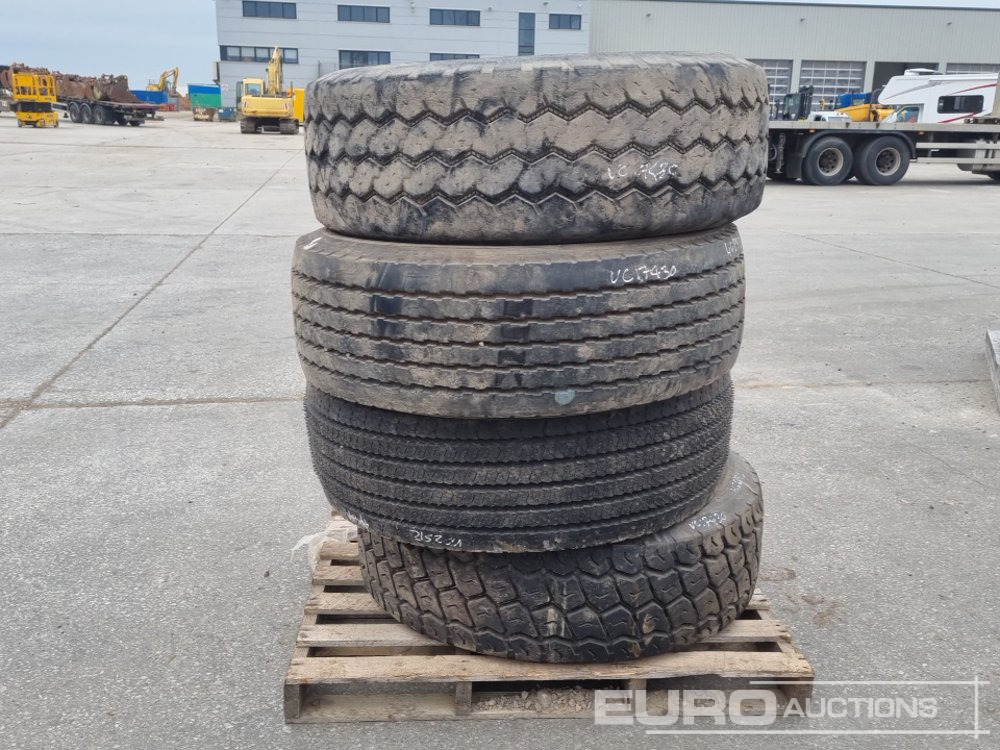 385/65 R22.5 Tyre (4 of) - Шина: фото 1 385/65 R22.5 Tyre (4 of) - Шина: фото 1