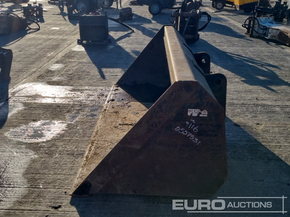 94" Loading Bucket to suit Manitou Telehandler - Ковш: фото 2 94" Loading Bucket to suit Manitou Telehandler - Ковш: фото 2