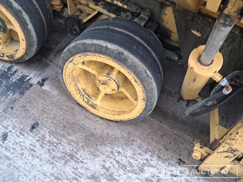 Асфальтоукладчик Bitelli BB30: фото 8