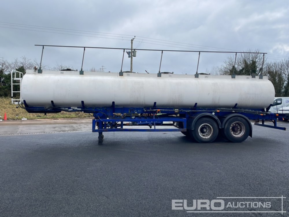 Crane Fruehauf Twin Axle Tanker - Полуприцеп-цистерна: фото 2 Crane Fruehauf Twin Axle Tanker - Полуприцеп-цистерна: фото 2