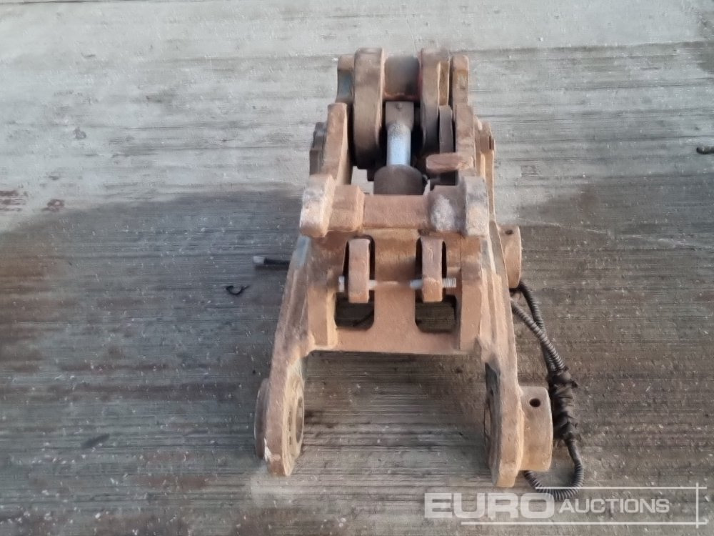 Hydraulic Double Lock Quick Hitch 80mm Pin to suit 20 Ton Excavator - Сцепное устройство: фото 4 Hydraulic Double Lock Quick Hitch 80mm Pin to suit 20 Ton Excavator - Сцепное устройство: фото 4