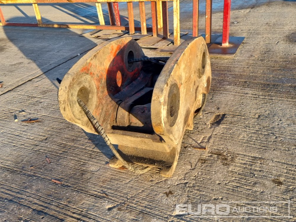Hydraulic Quick Hitch 80mm Pin to suit 20 Ton Excavator - Сцепное устройство: фото 1 Hydraulic Quick Hitch 80mm Pin to suit 20 Ton Excavator - Сцепное устройство: фото 1