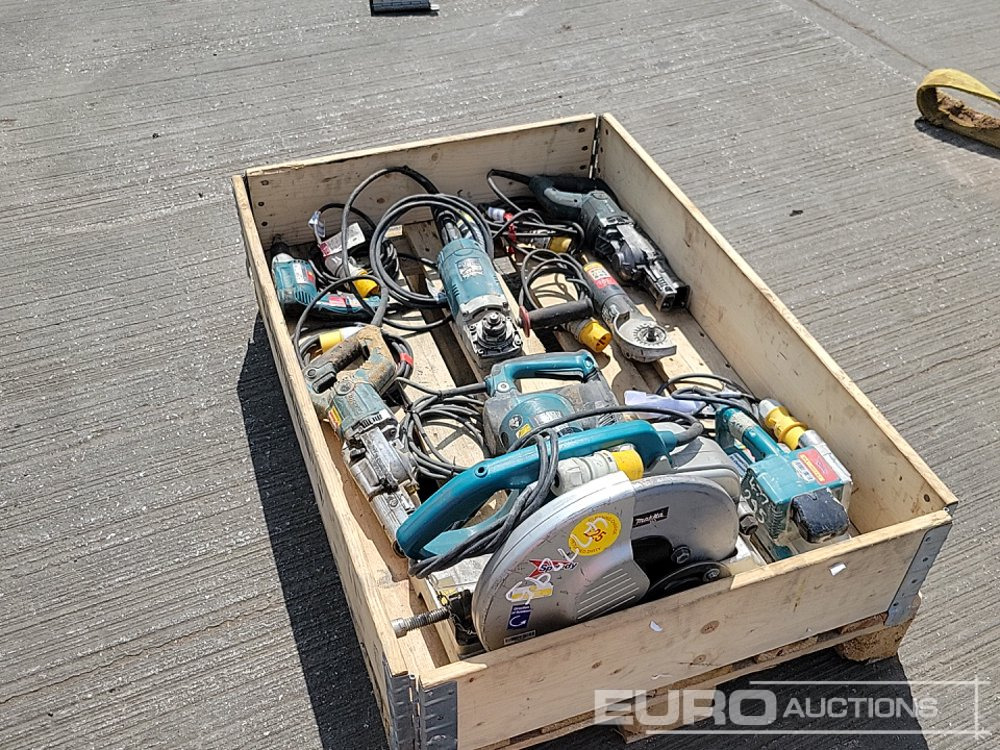 Makita 110Volt Cut Off Saw, Belt Sander, Grinder (2 of), Reciprocating Saw (2 of), Hammer Drill, Screwdriver - Строительное оборудование: фото 3 Makita 110Volt Cut Off Saw, Belt Sander, Grinder (2 of), Reciprocating Saw (2 of), Hammer Drill, Screwdriver - Строительное оборудование: фото 3