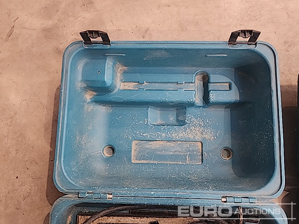 Makita 9704R 110 Volt Circular Saw, Makita JR3000V Recip Saw (2 of) - Строительное оборудование: фото 5 Makita 9704R 110 Volt Circular Saw, Makita JR3000V Recip Saw (2 of) - Строительное оборудование: фото 5