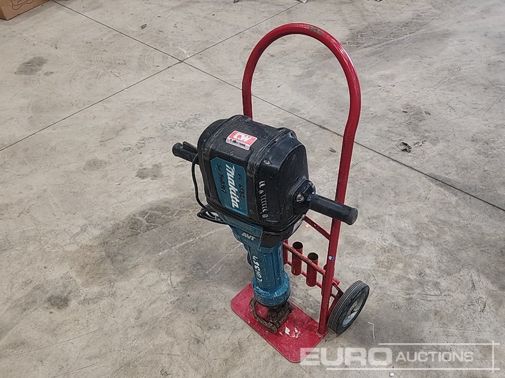Makita AVT - Строительное оборудование: фото 1 Makita AVT - Строительное оборудование: фото 1