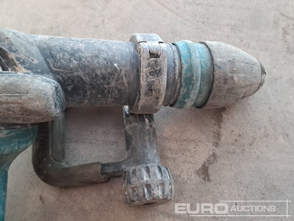 Оборудование для гаражей/ Мастерских Makita AVT: фото 18 Оборудование для гаражей/ Мастерских Makita AVT: фото 18