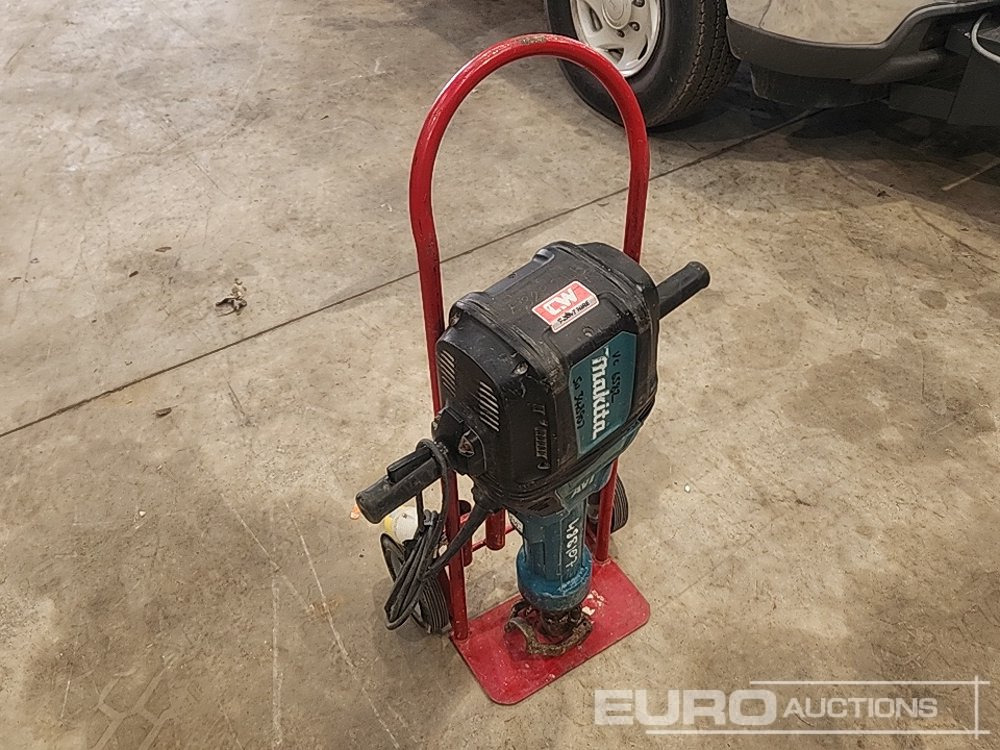 Makita AVT - Строительное оборудование: фото 4 Makita AVT - Строительное оборудование: фото 4